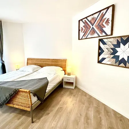 In Linden - Stadtleben - 68qm, Kueche, Bad, 2 Balkons, 5 Personen, Wifi * Hanóver